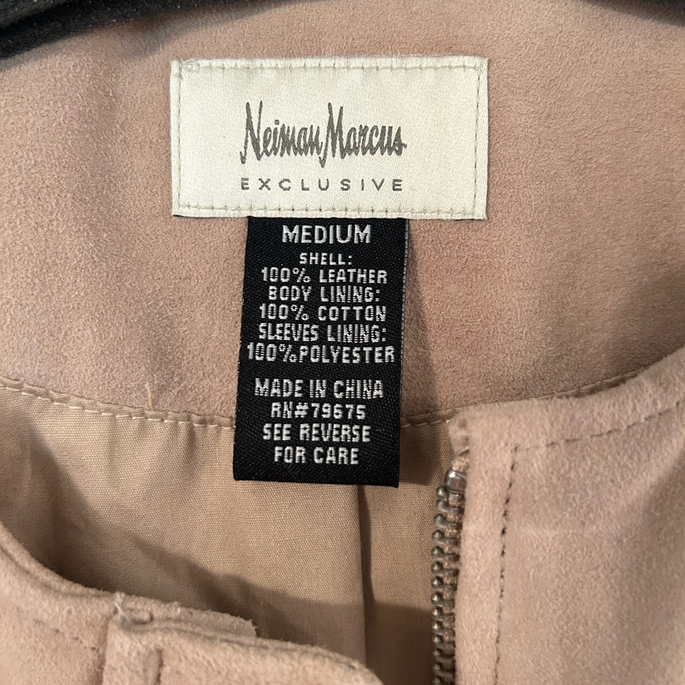 Neiman Marcus Exclusive Women’s Leather Jacket Medium - Picture 2 of 6